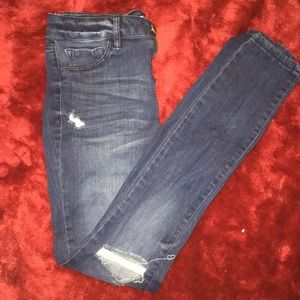 size 0 Refuge ripped blue jeggings